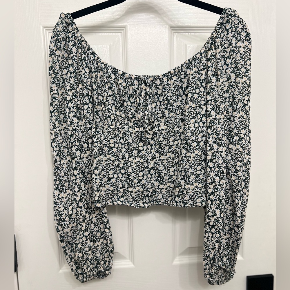 Abercrombie & Fitch Dark Green and White Floral Tie Front Blouse - XS
